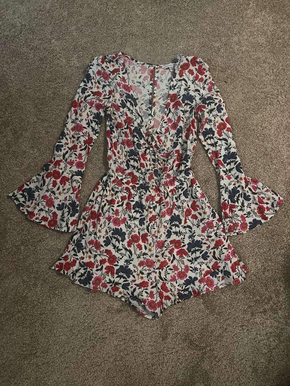 American Eagle Outfitters Floral Romper - White with Red & Navy Flowers